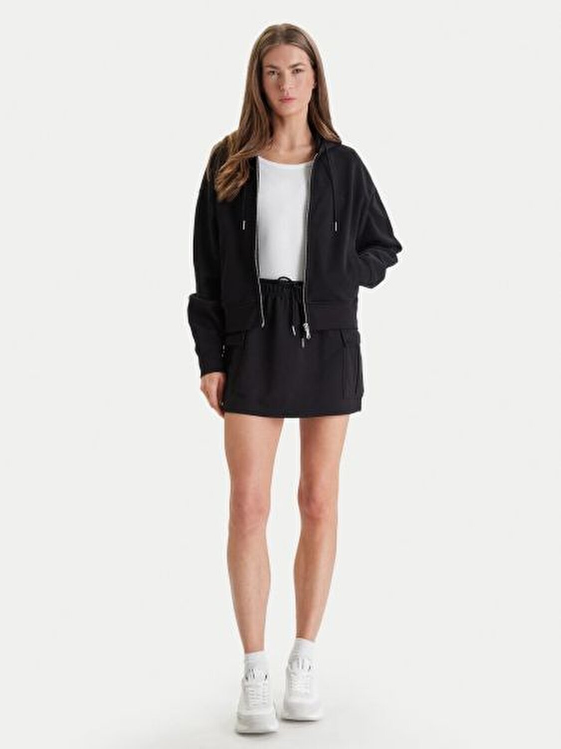 SİYAH FERMUARLI KAPÜŞONLU KADIN SWEATSHIRT