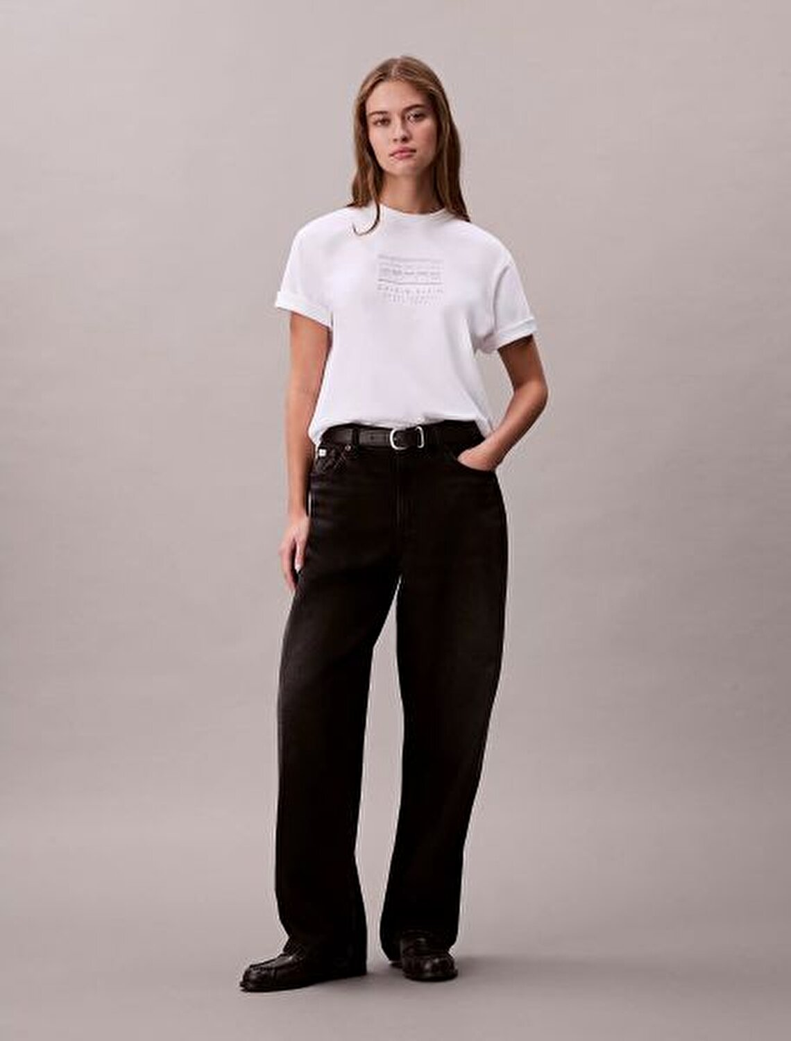 BEYAZ LOGOLU KADIN T-SHIRT