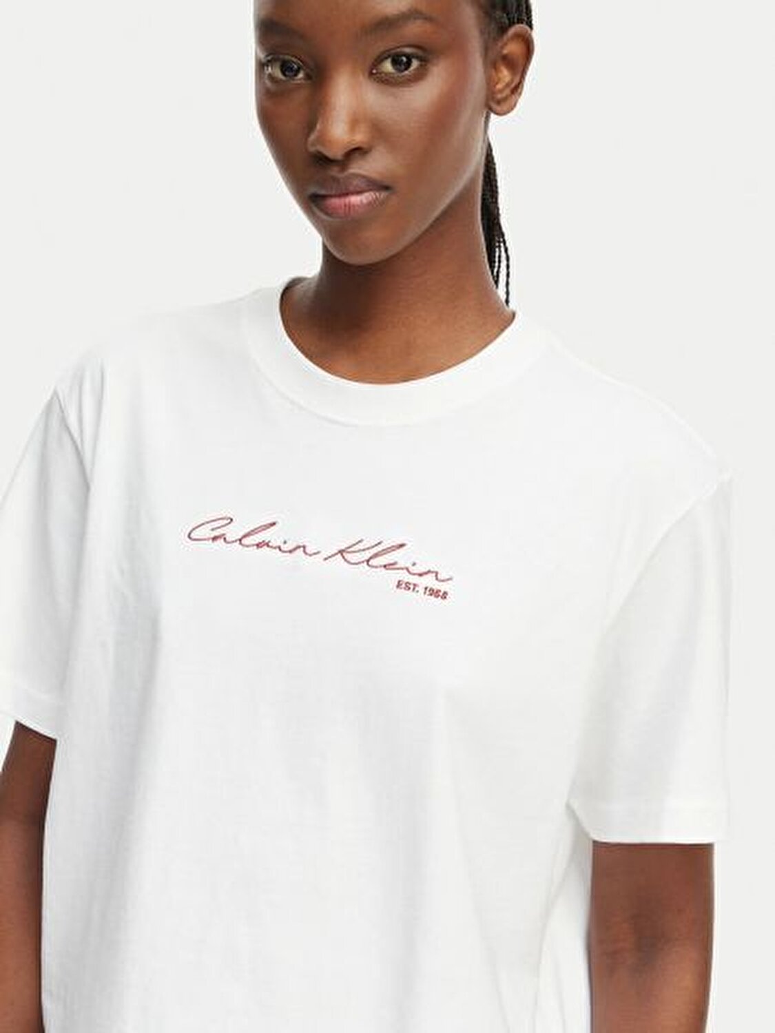 BEYAZ LOGOLU KADIN T-SHIRT