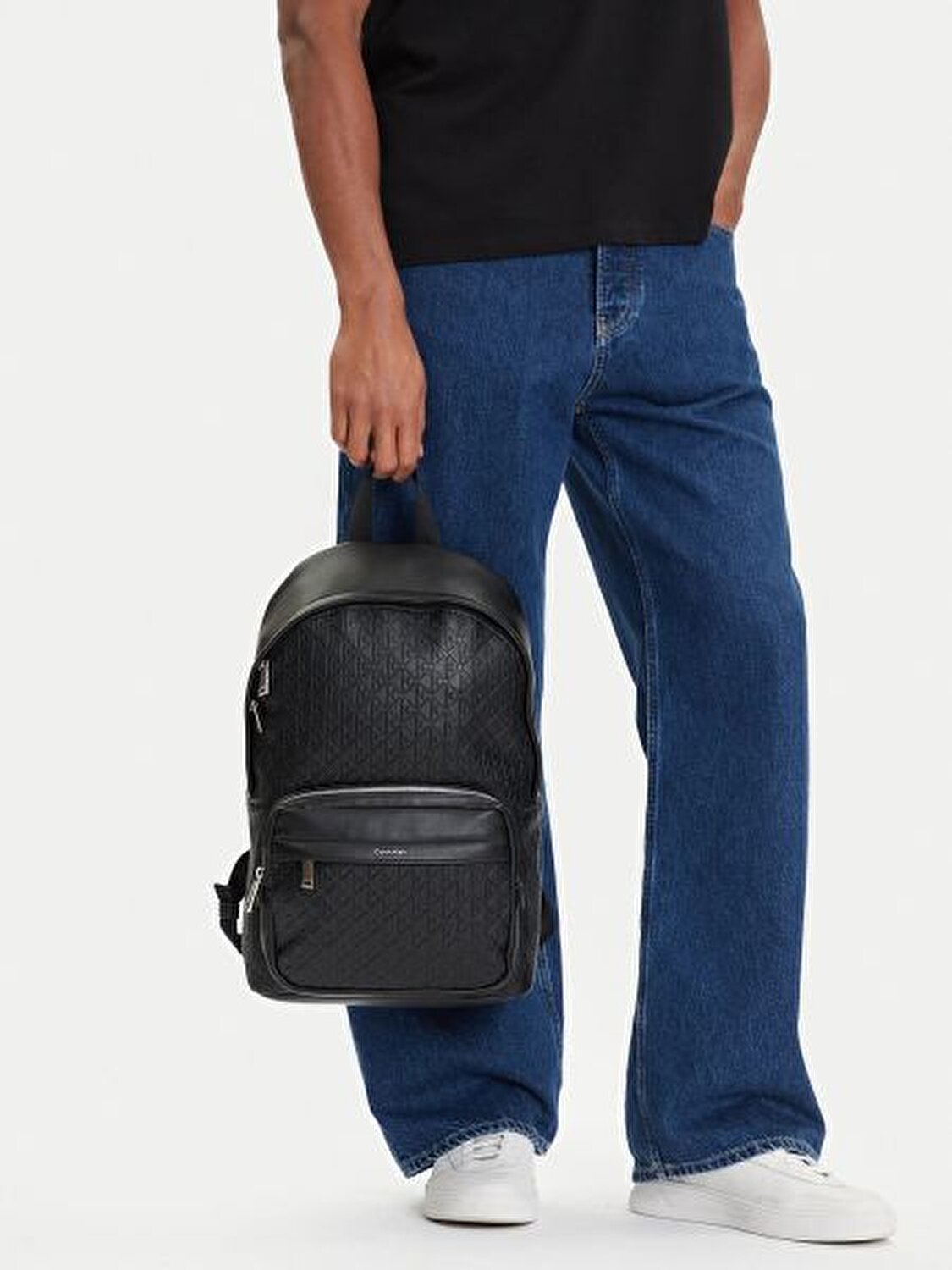 EMBLEM AOP EMBOSS SİYAH ERKEK SIRT ÇANTASI