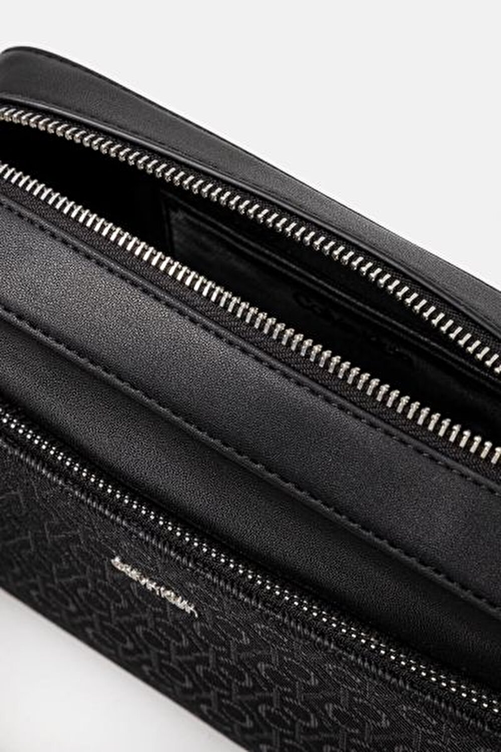 CK MUST AOP DOUBLE STRAPS CAMERA
