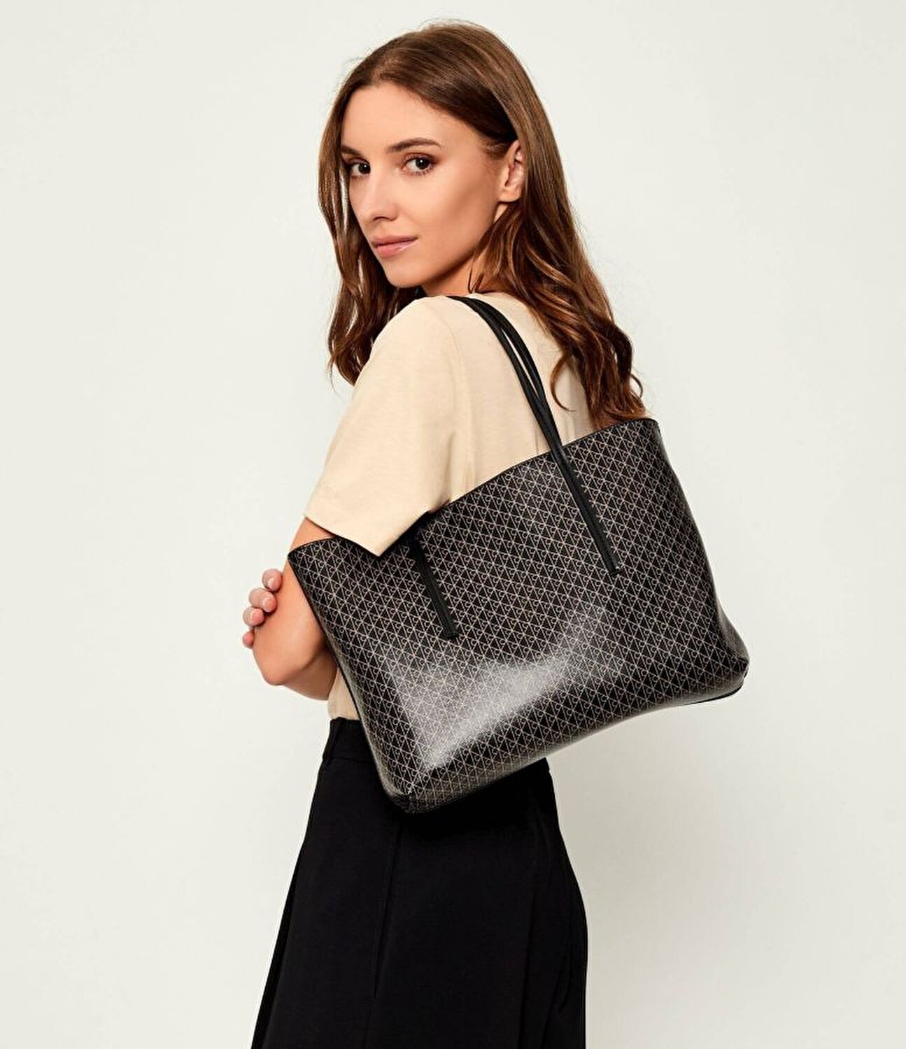 EMBLEM AOP SMALL TOTE