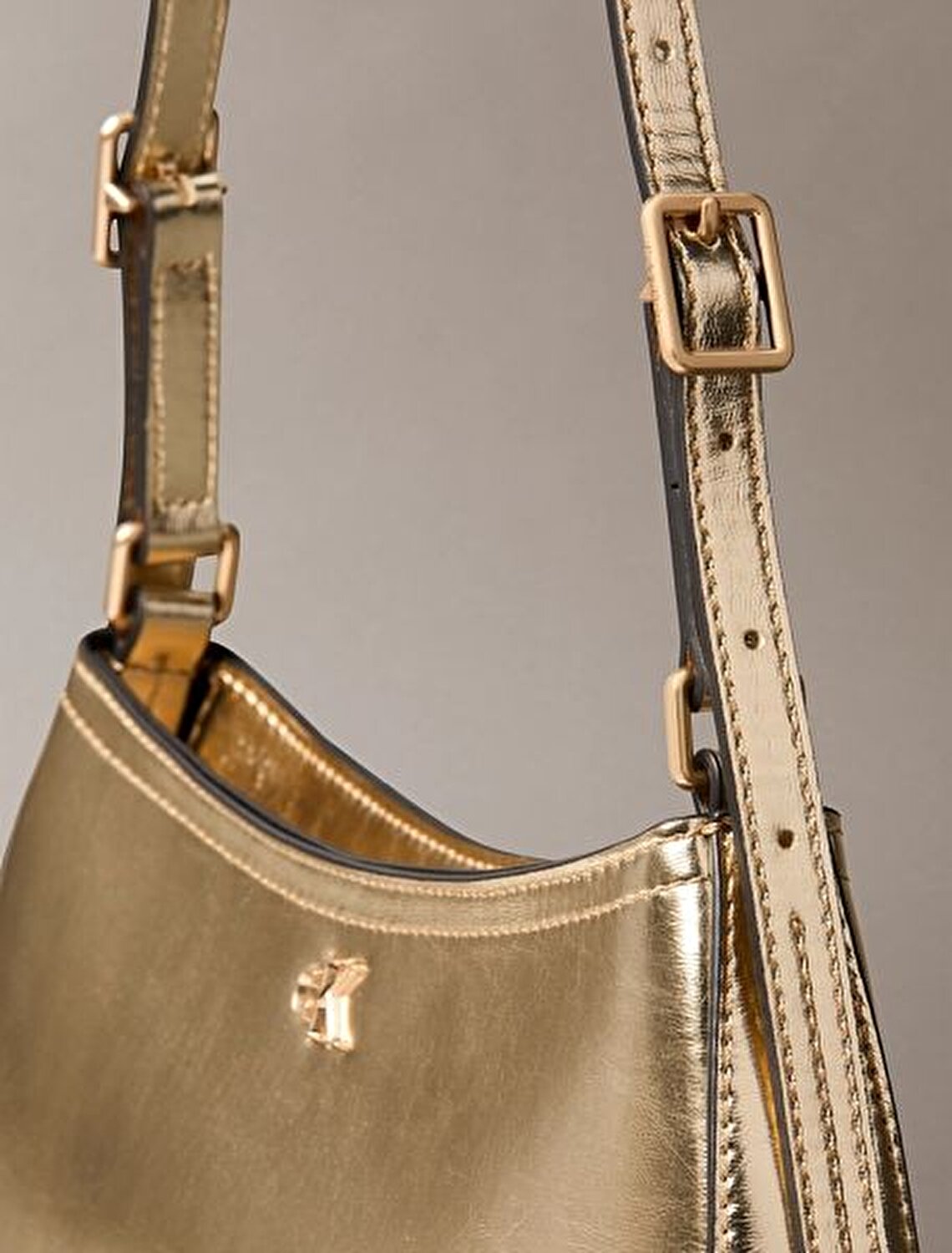 MONOGRAM METALİK GOLD KADIN OMUZ ÇANTASI