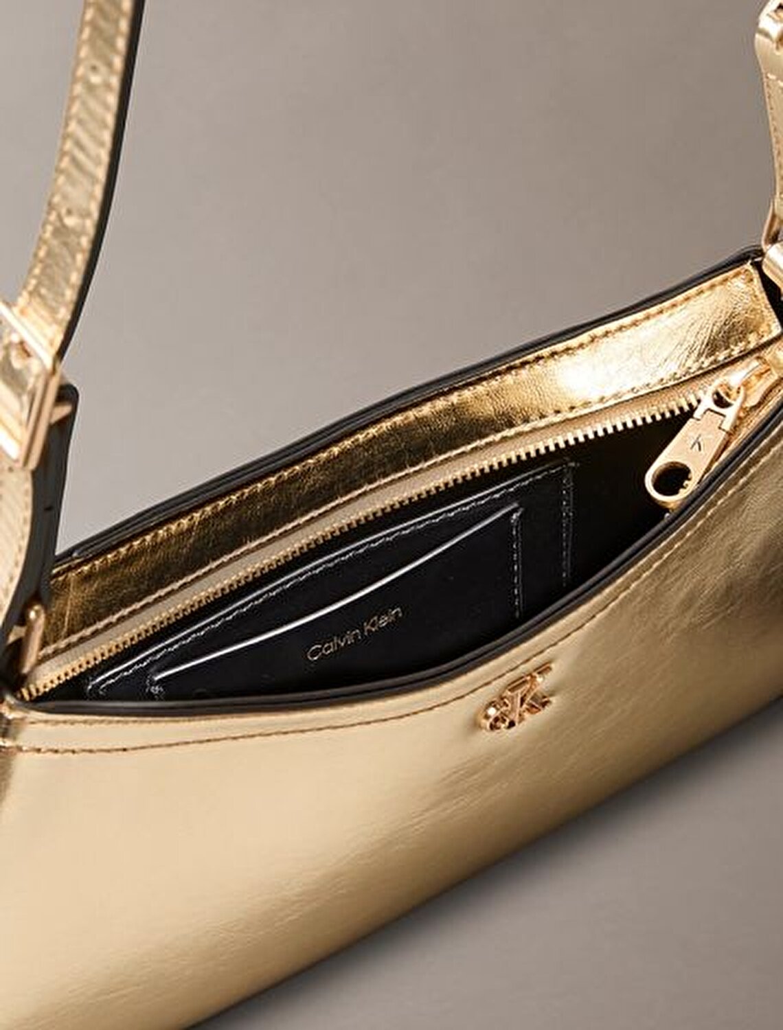 MONOGRAM METALİK GOLD KADIN OMUZ ÇANTASI