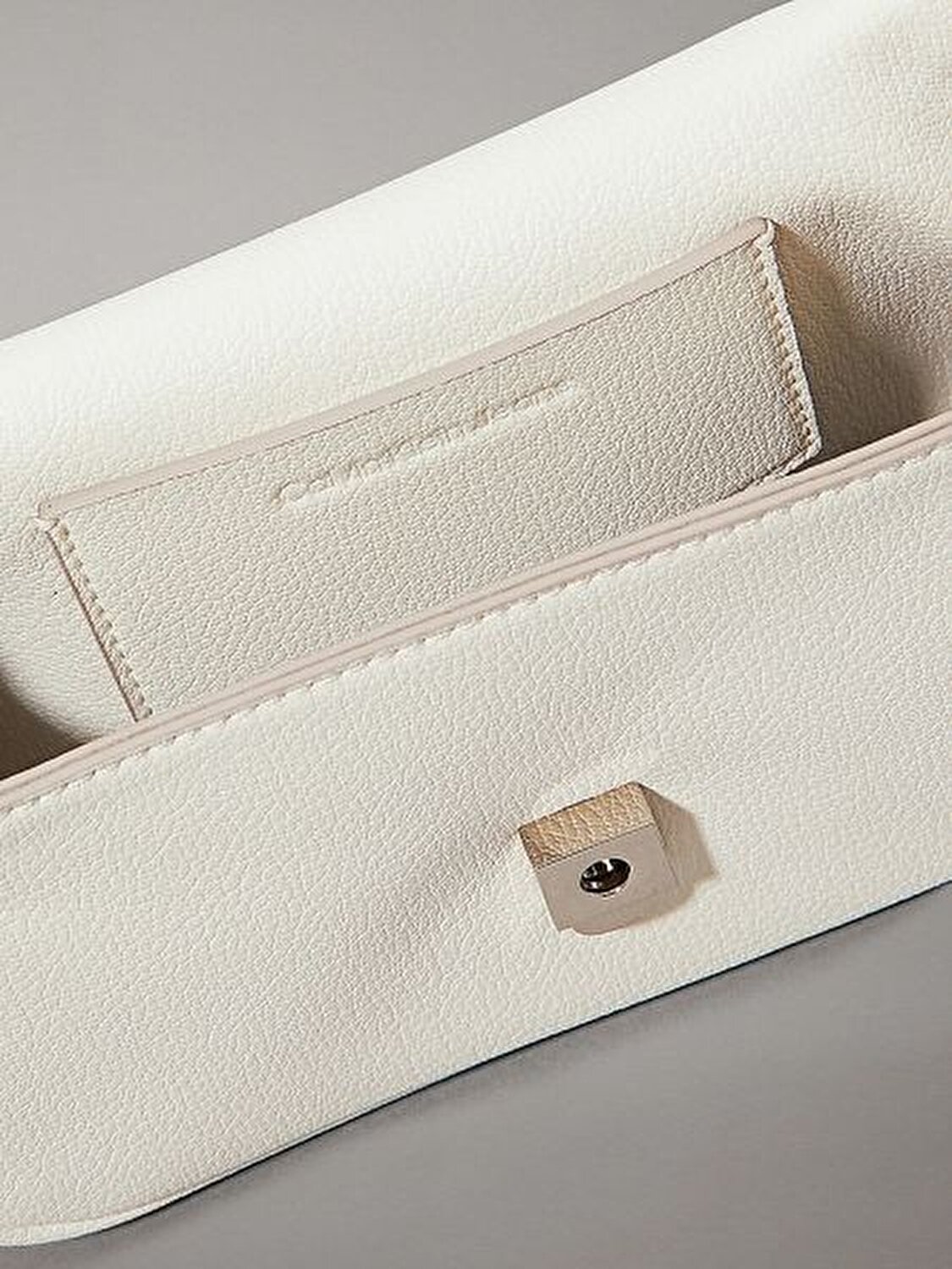 MINIMAL MONOGRAM SHOULDER BAG20
