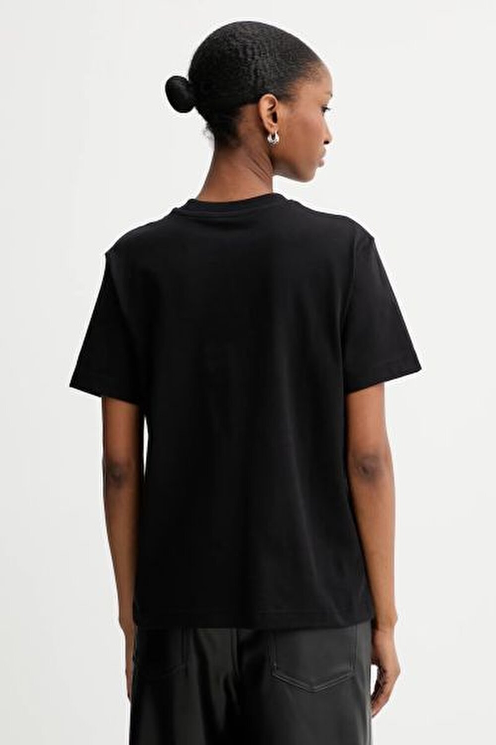 SİYAH LOGOLU KADIN T-SHIRT