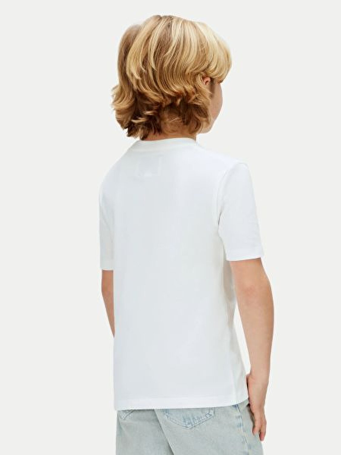 BEYAZ LOGOLU ERKEK ÇOCUK T-SHIRT