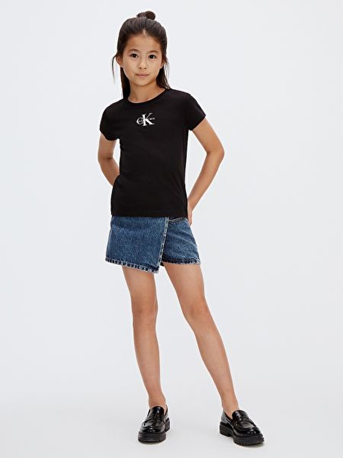SİYAH LOGOLU KIZ ÇOCUK T-SHIRT