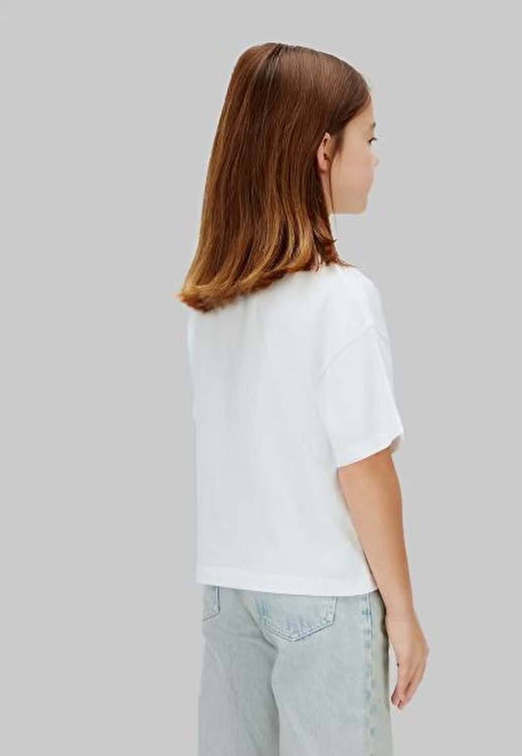 BEYAZ LOGOLU KIZ ÇOCUK T-SHIRT