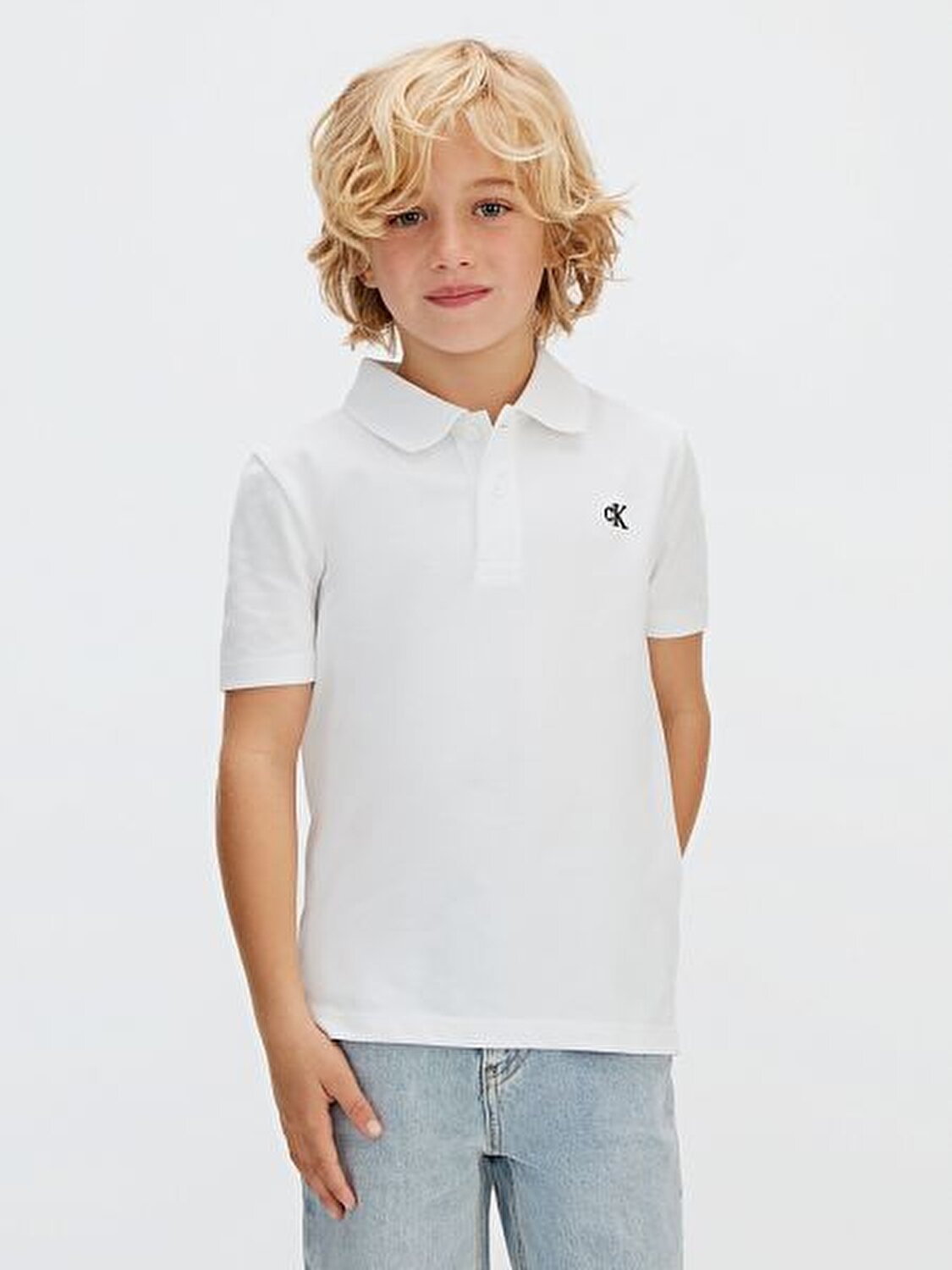 BEYAZ LOGOLU ERKEK ÇOCUK POLO T-SHIRT