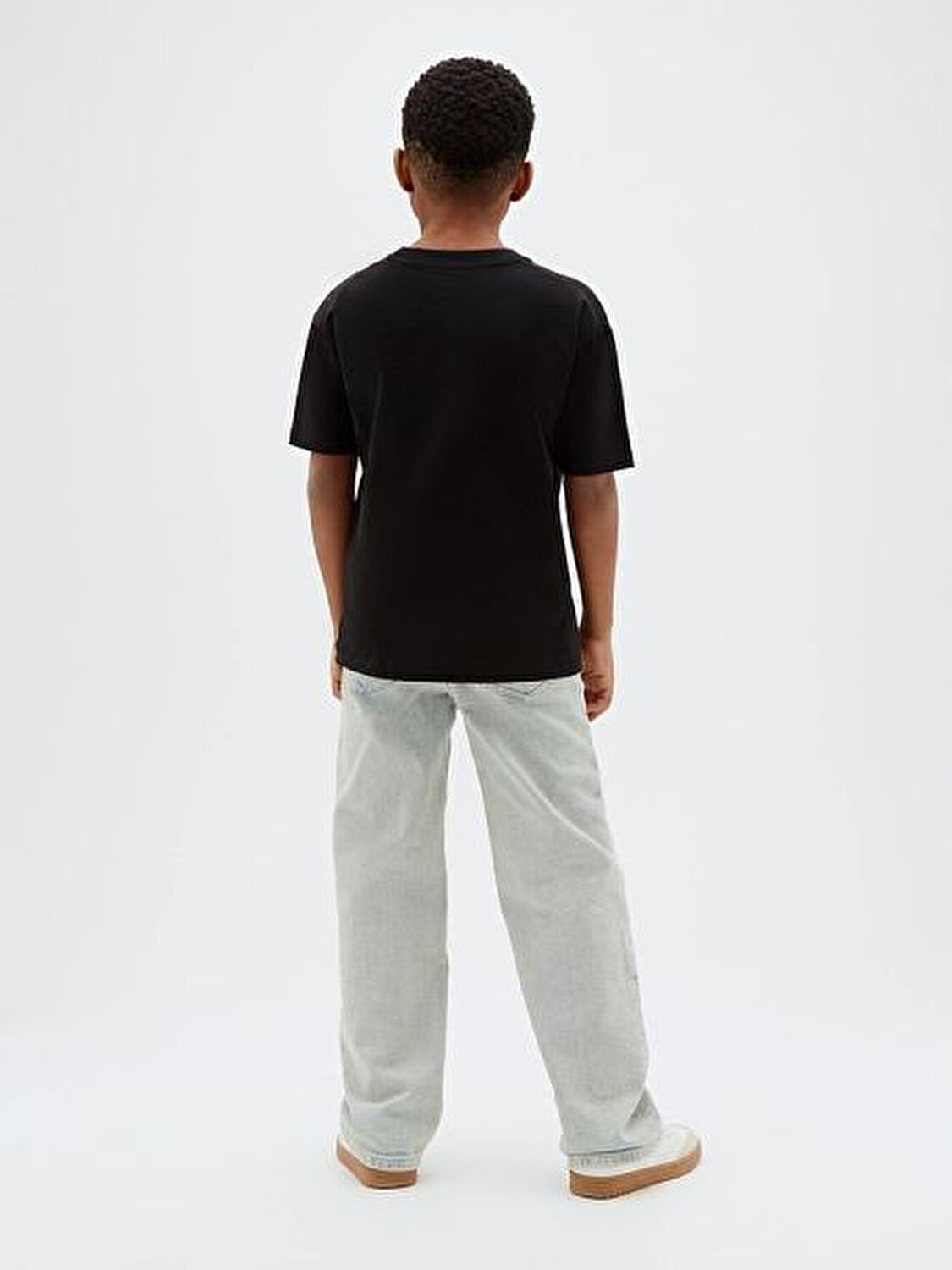 SİYAH LOGOLU ERKEK ÇOCUK T-SHIRT