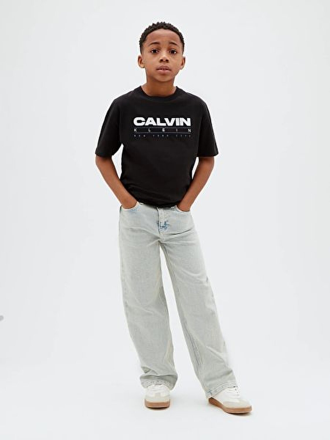 SİYAH LOGOLU ERKEK ÇOCUK T-SHIRT