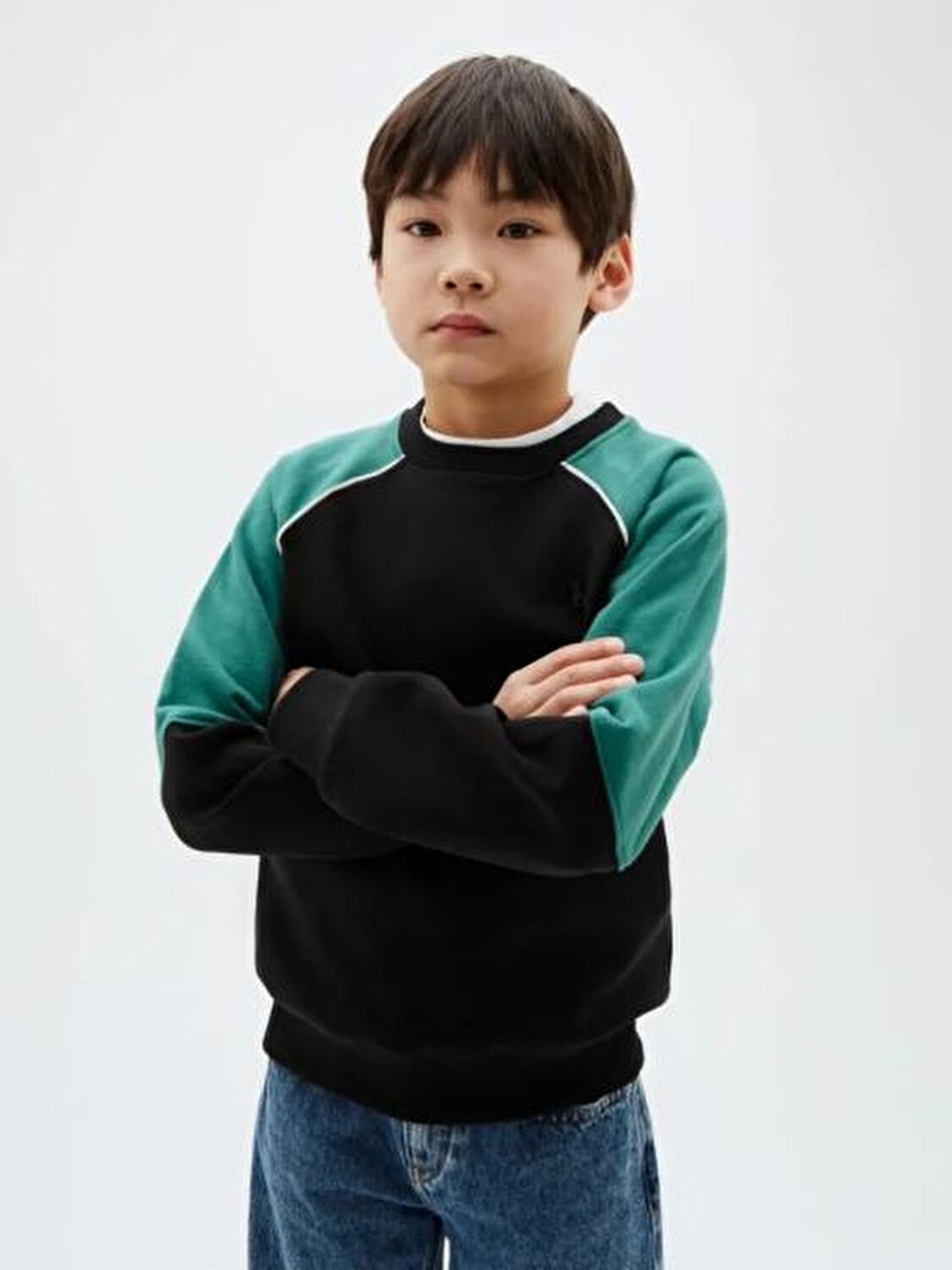 SİYAH LOGOLU ERKEK ÇOCUK SWEATSHIRT