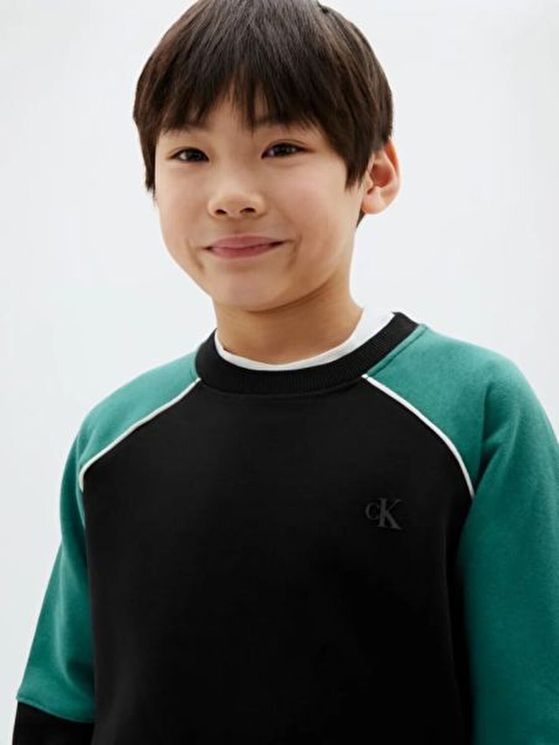 SİYAH LOGOLU ERKEK ÇOCUK SWEATSHIRT