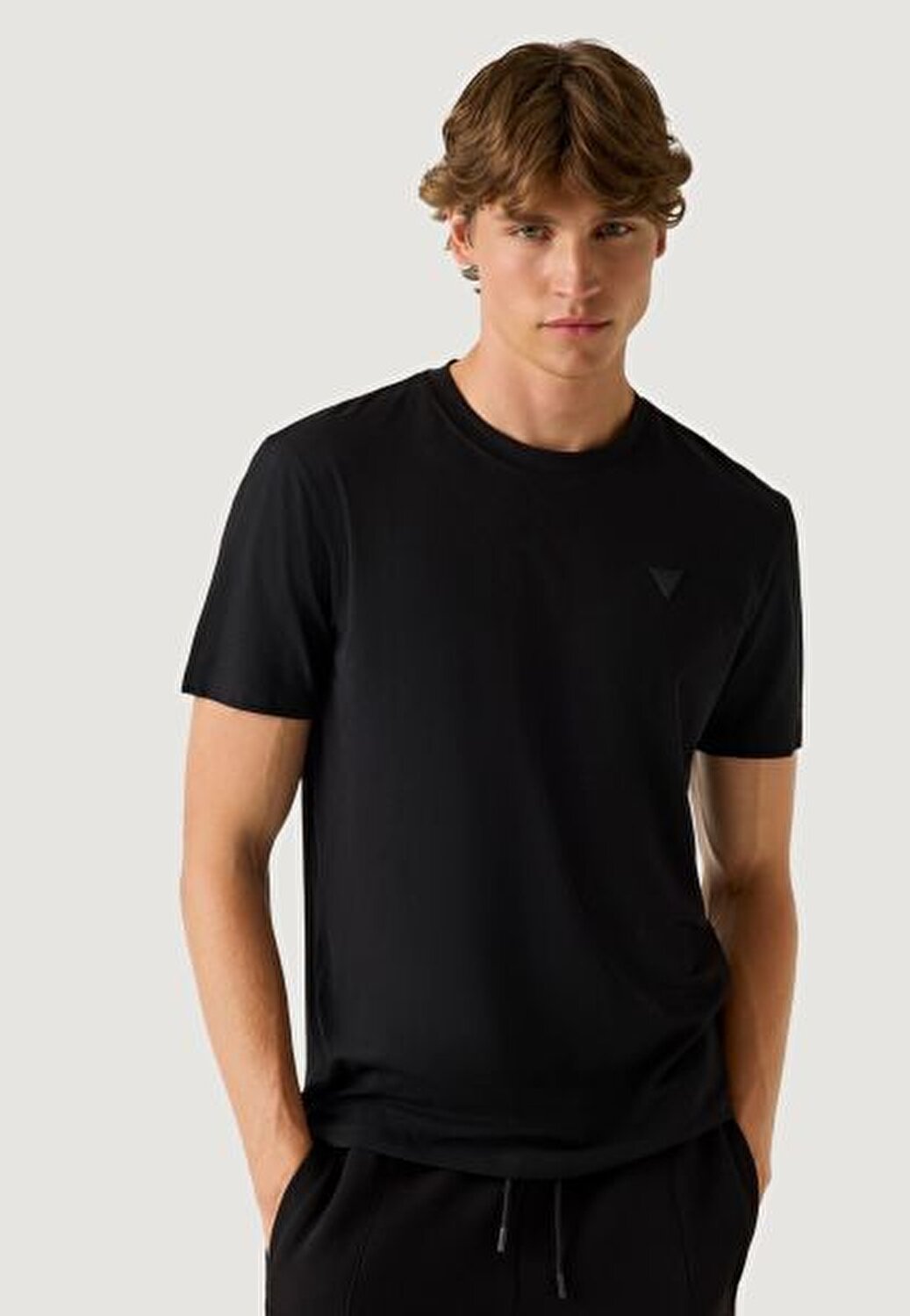 SİYAH LOGOLU ERKEK T-SHIRT