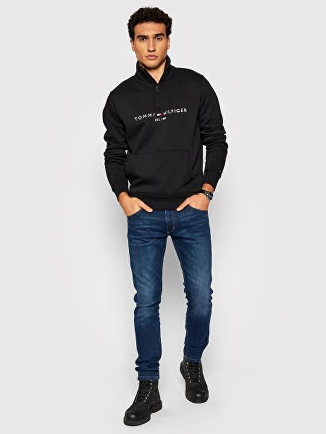 SWEATSHIRT