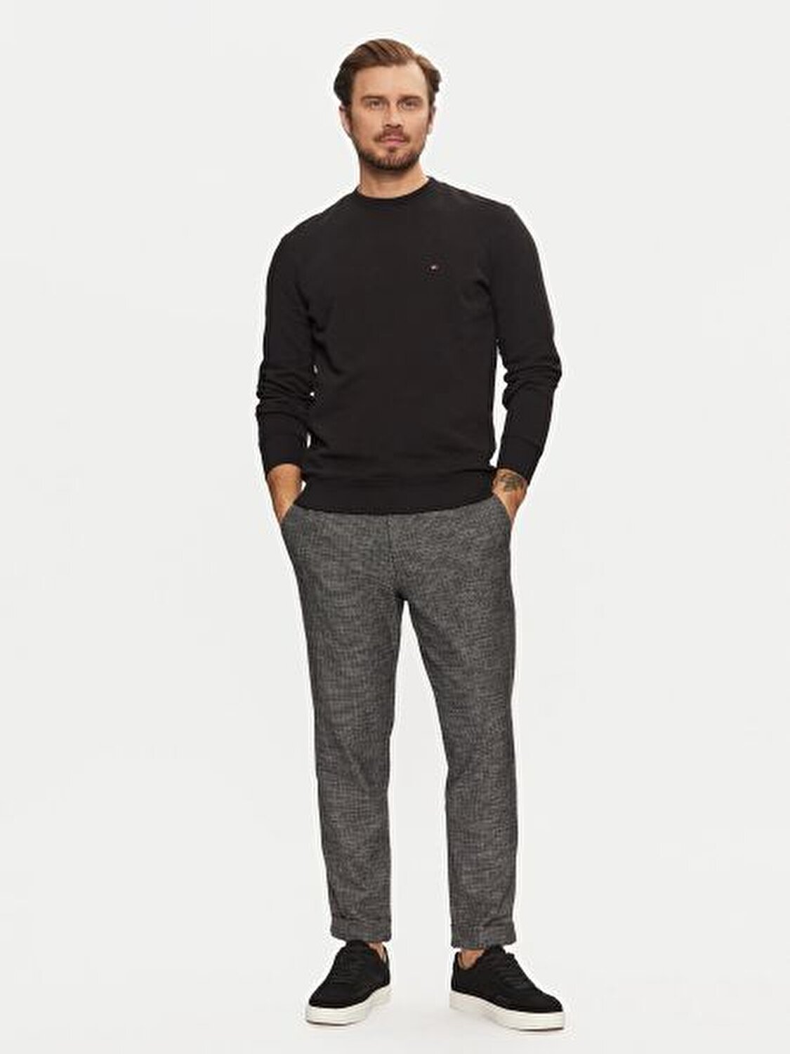 SWEATSHIRT