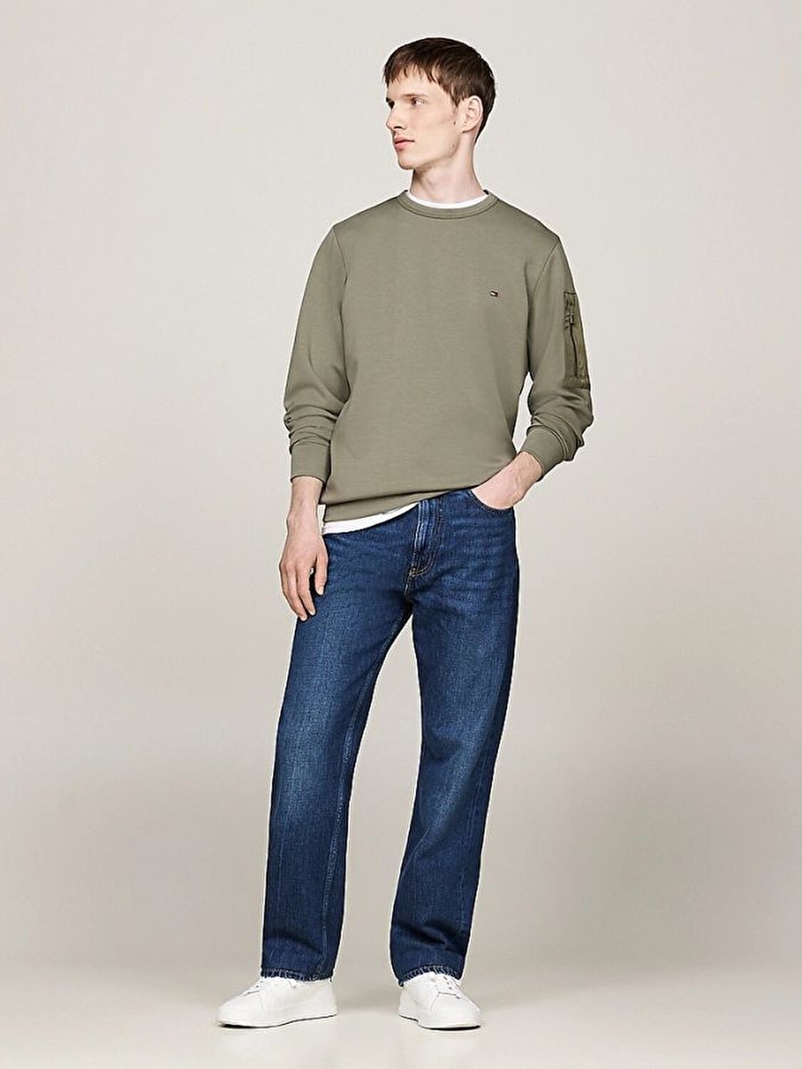 SWEATSHIRT
