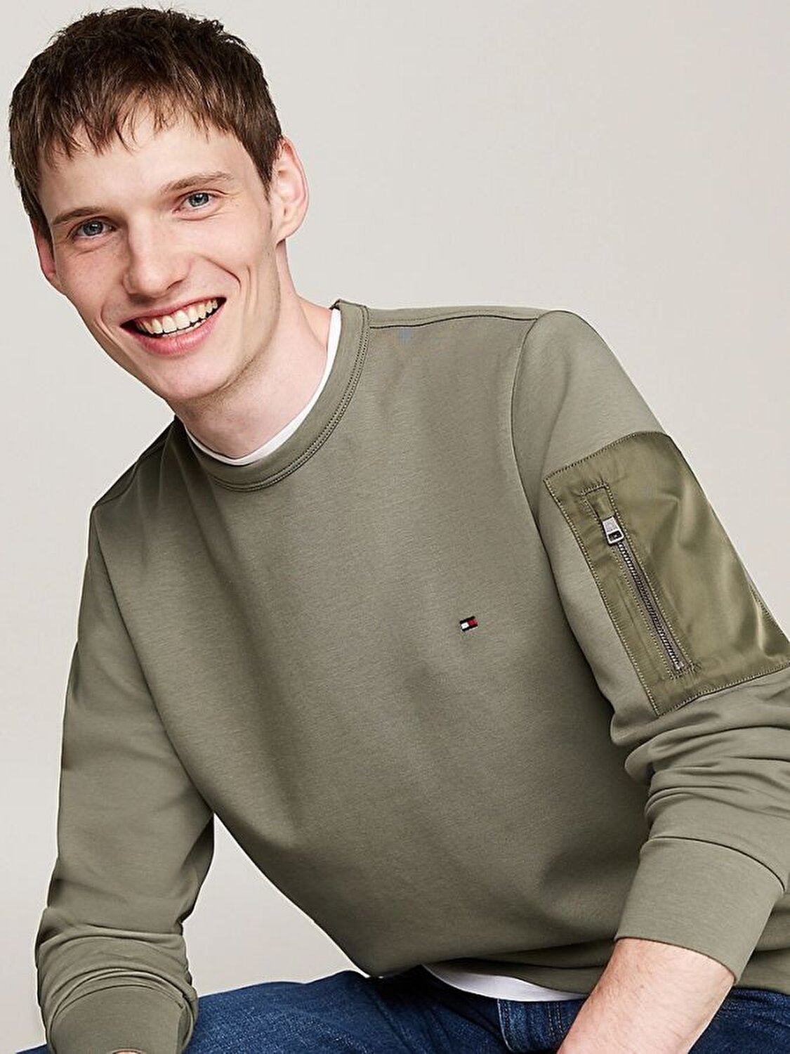 SWEATSHIRT