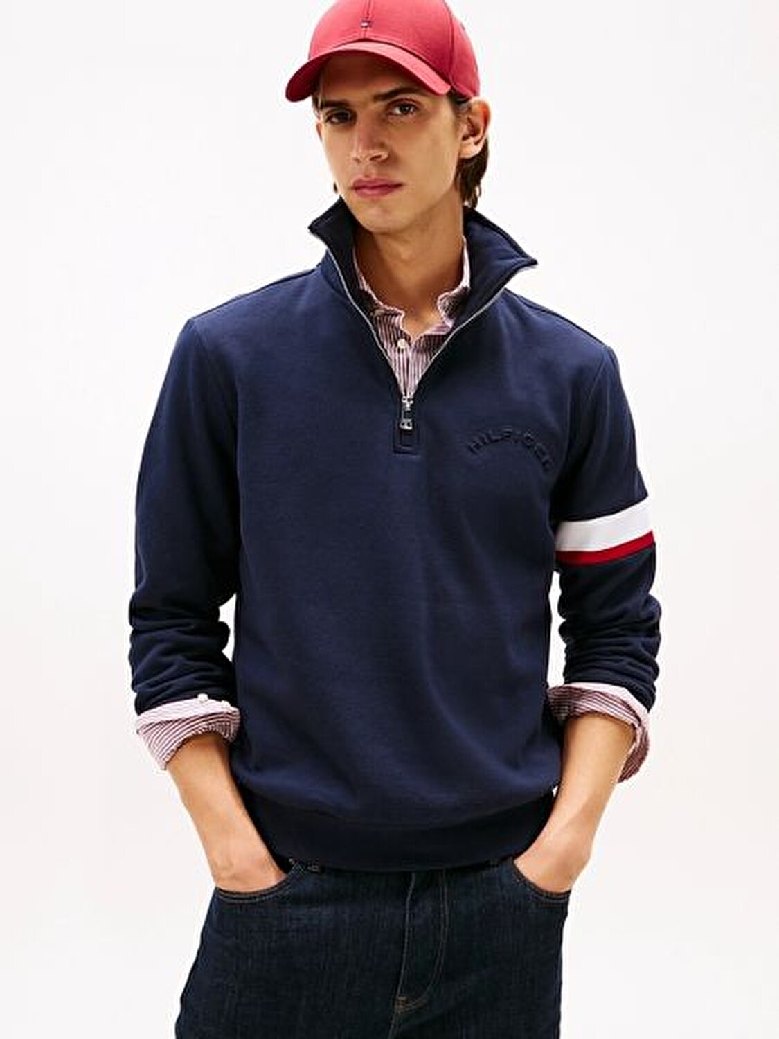 SWEATSHIRT