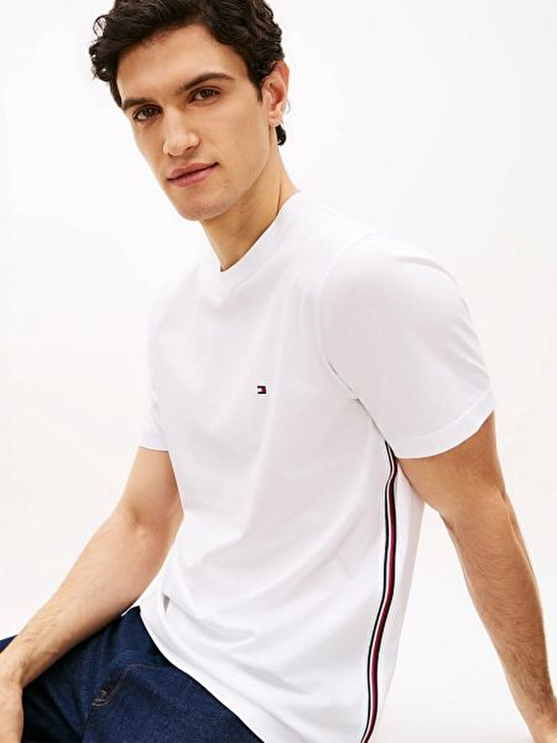 BEYAZ LOGOLU ERKEK T-SHIRT