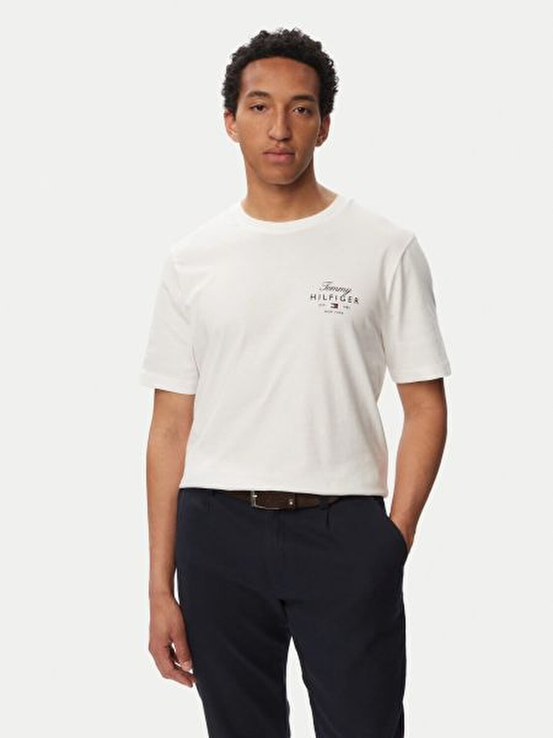 BEYAZ LOGOLU ERKEK T-SHIRT