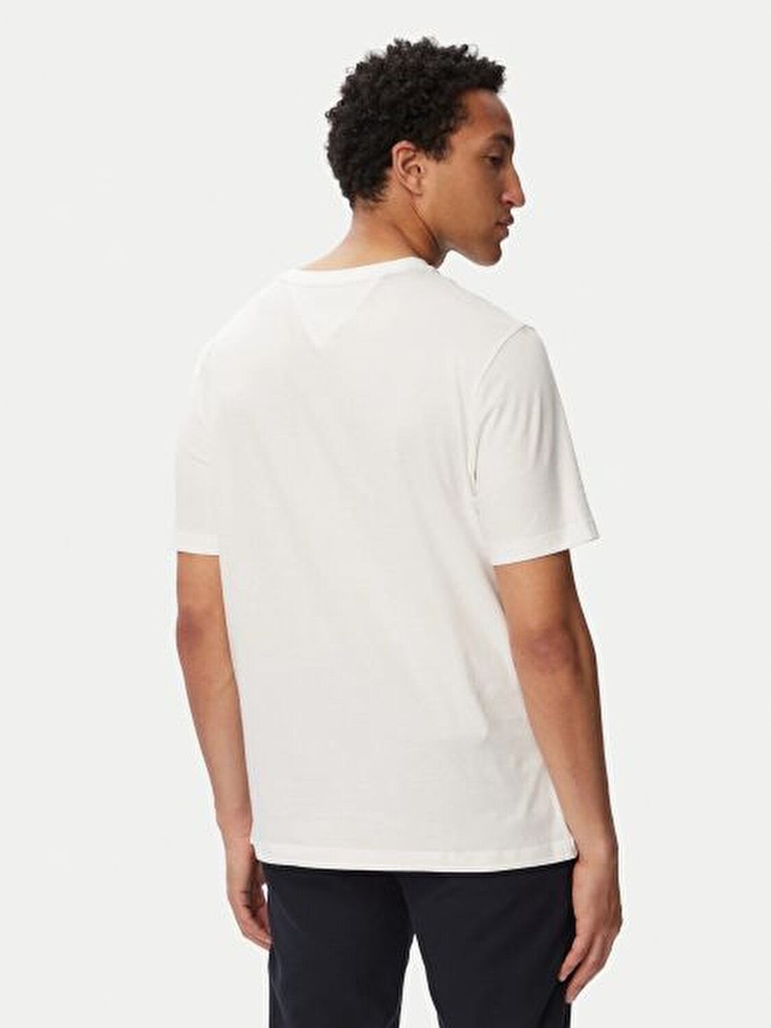 BEYAZ LOGOLU ERKEK T-SHIRT