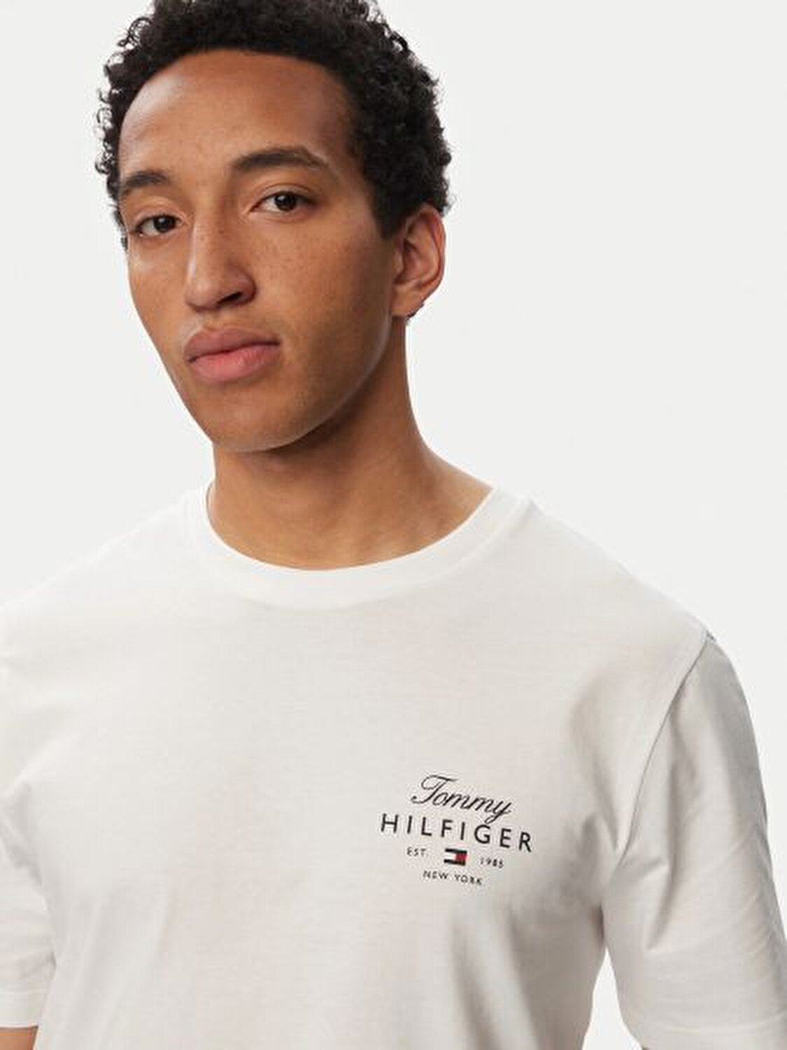 BEYAZ LOGOLU ERKEK T-SHIRT