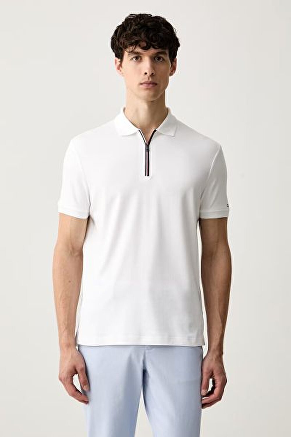 BEYAZ LOGOLU ERKEK POLO T-SHIRT