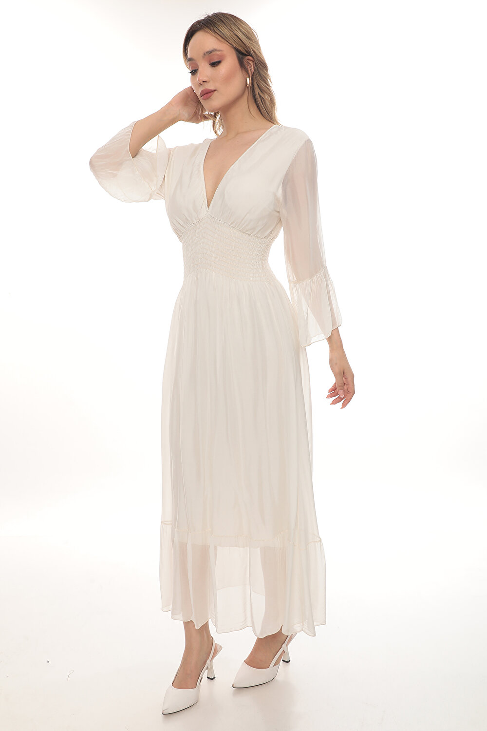 BEJ V YAKA UZUN KOL KADIN ELBİSE