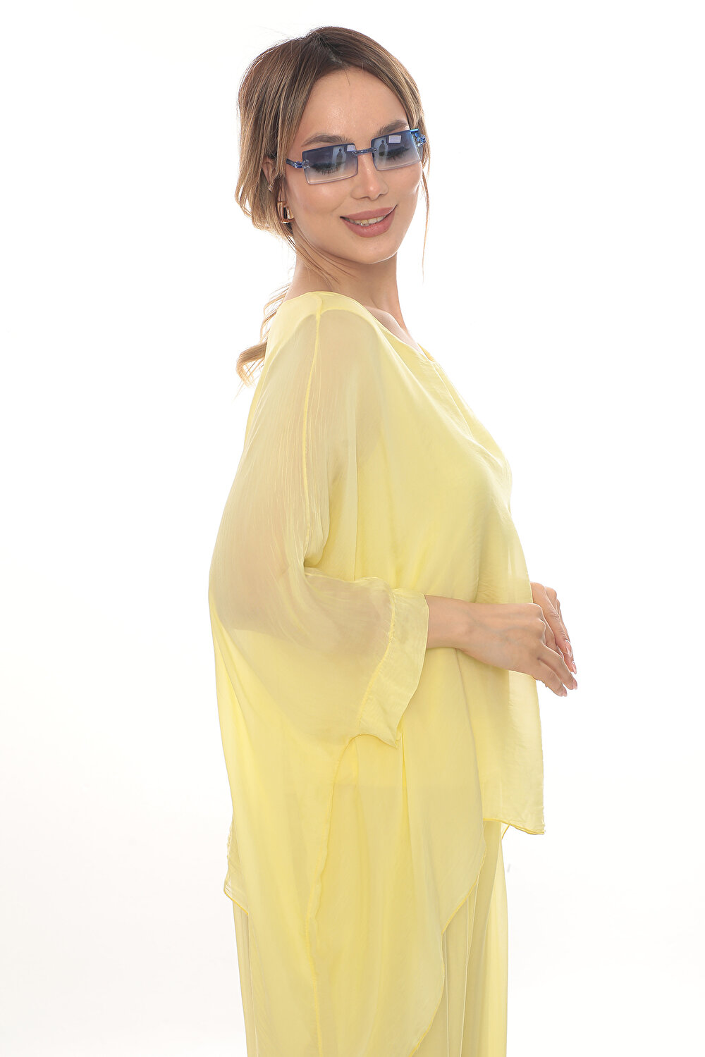 SARI PUL DETAYLI KADIN BLUZ