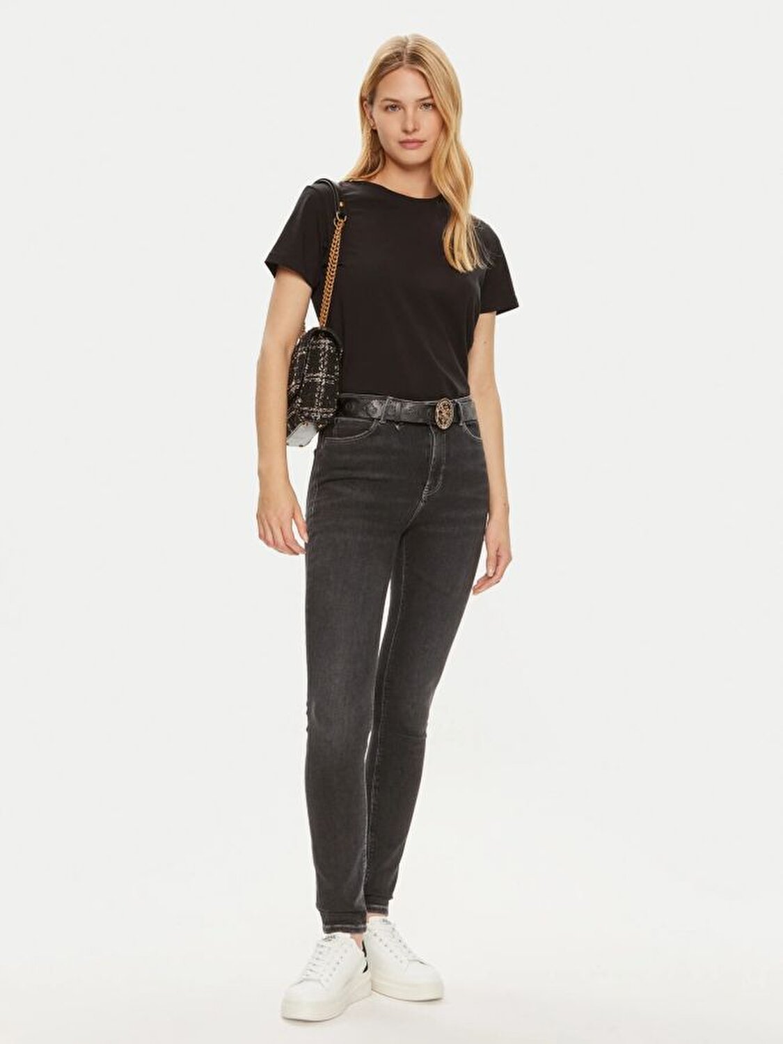 SİYAH LOGOLU KADIN T-SHIRT