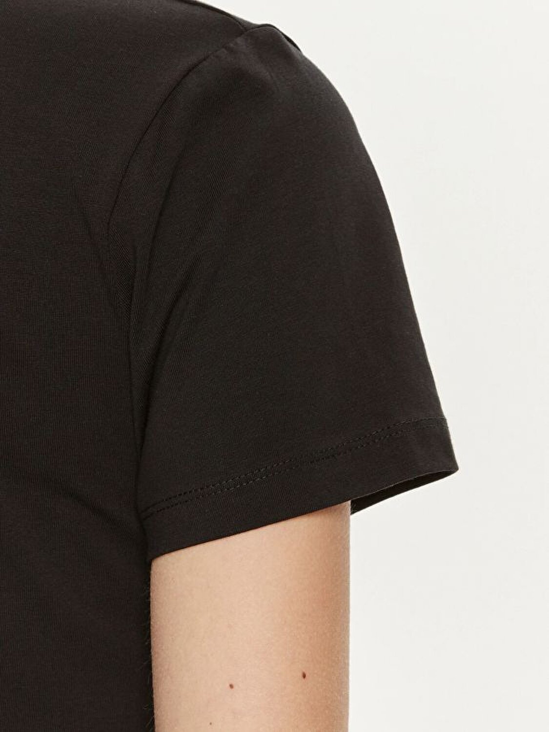 SİYAH LOGOLU KADIN T-SHIRT