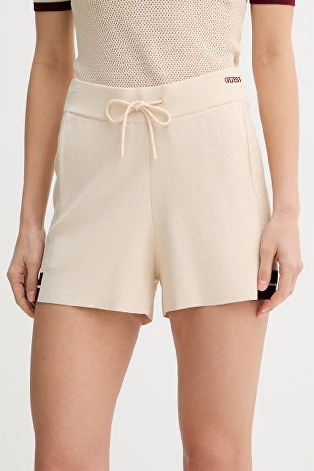 BEJ LOGOLU KADIN ŞORT