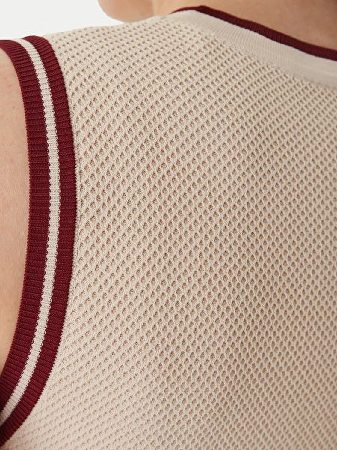 BEJ LOGOLU KADIN ELBİSE