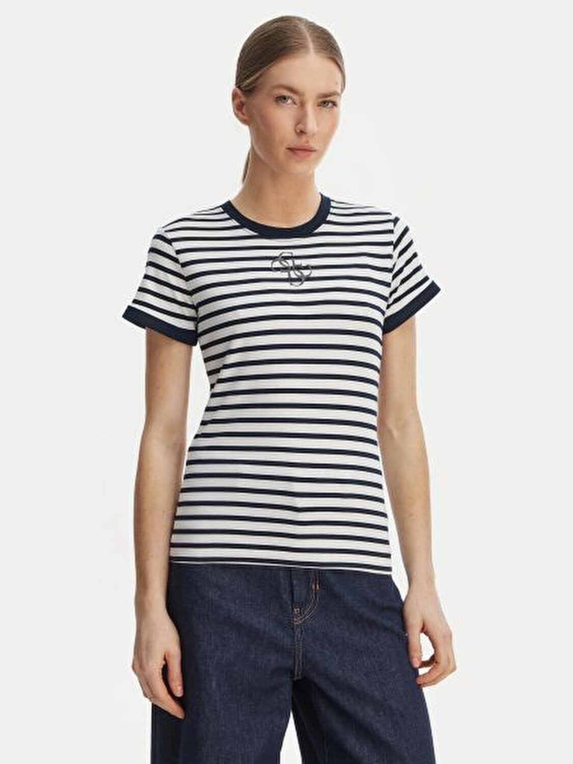 SİYAH - BEYAZ BASKILI KADIN T-SHIRT