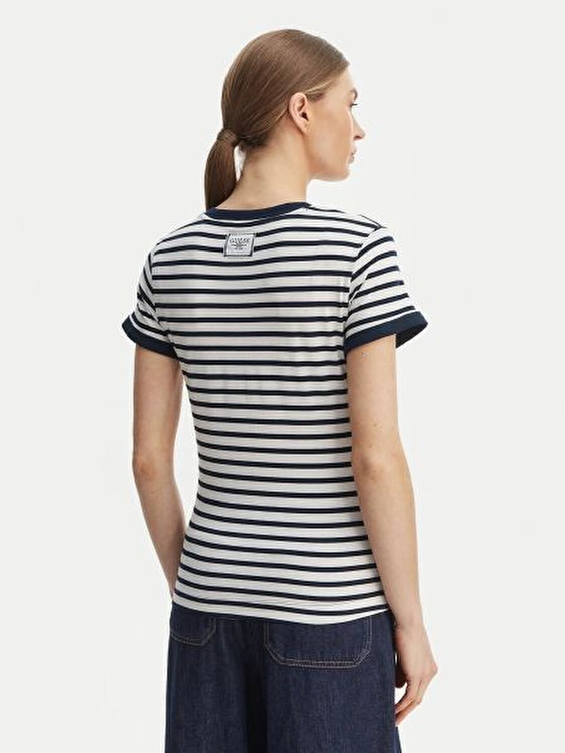 SİYAH - BEYAZ BASKILI KADIN T-SHIRT