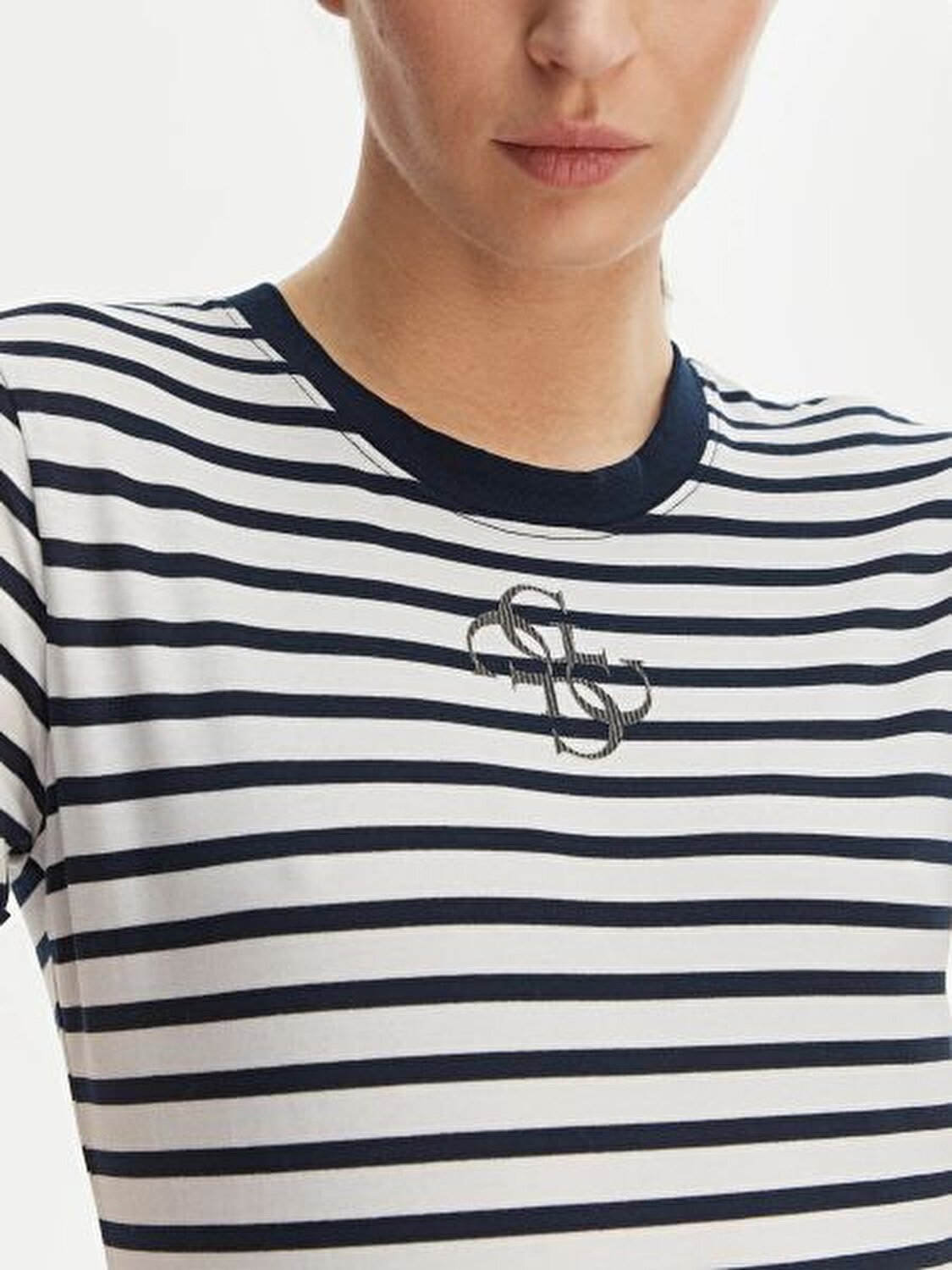 SİYAH - BEYAZ BASKILI KADIN T-SHIRT