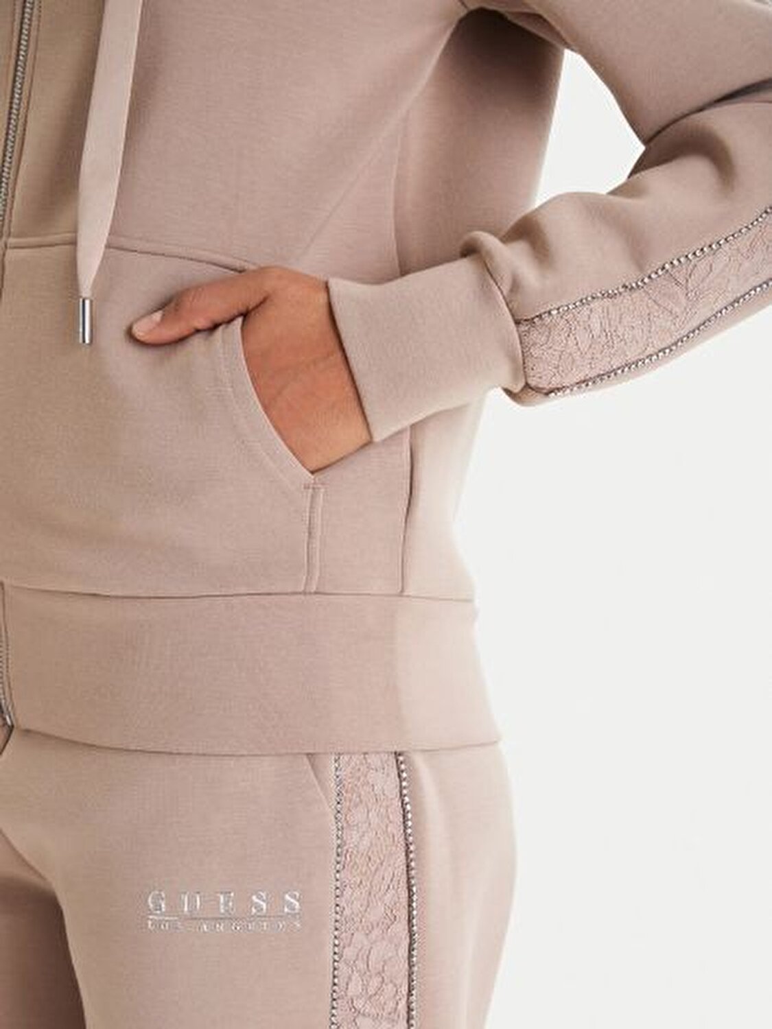 BEJ LOGOLU FERMUARLI KAPÜŞONLU KADIN SWEATSHIRT