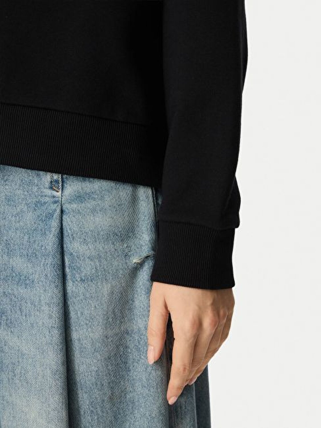 SİYAH LOGOLU KADIN SWEATSHIRT