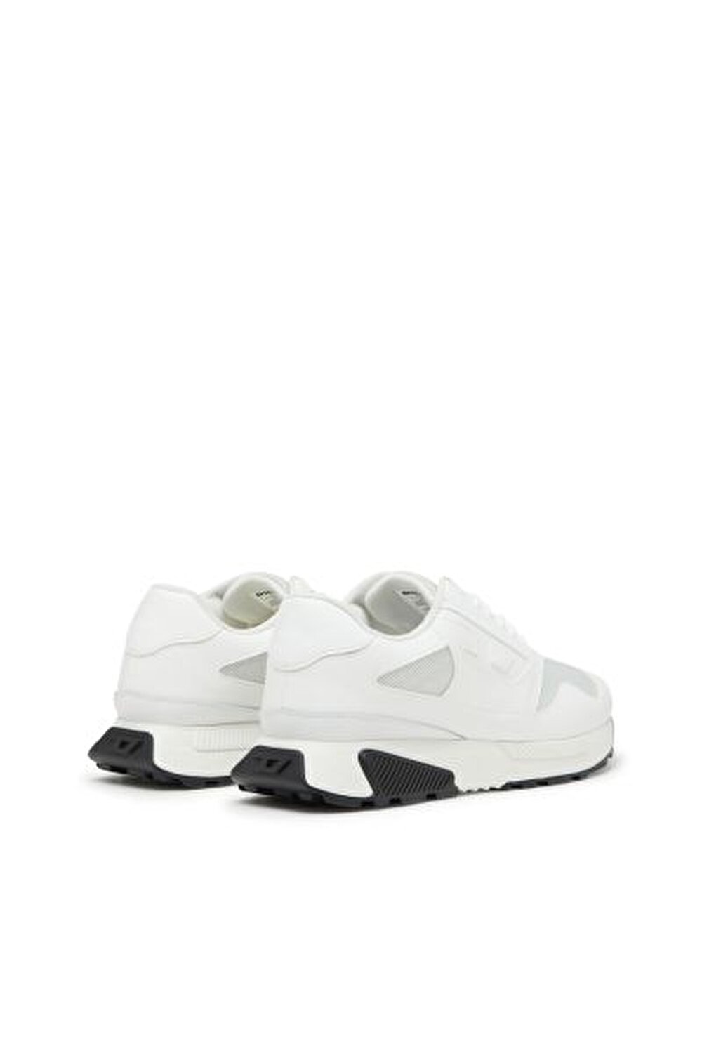 S-TAME-D RUNNING SNEAKERS