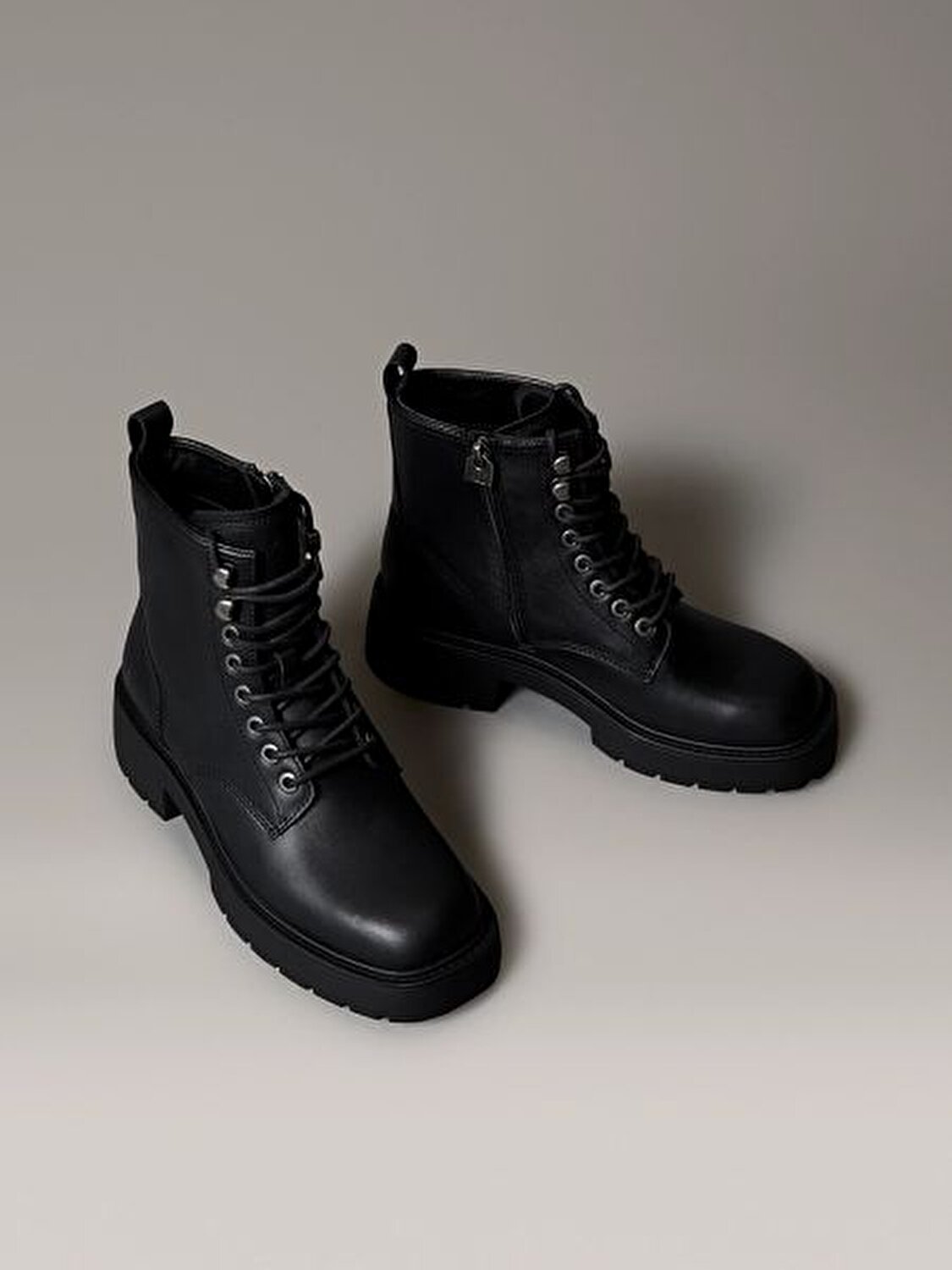 CHUNKY LACE UP ZIP BOOT