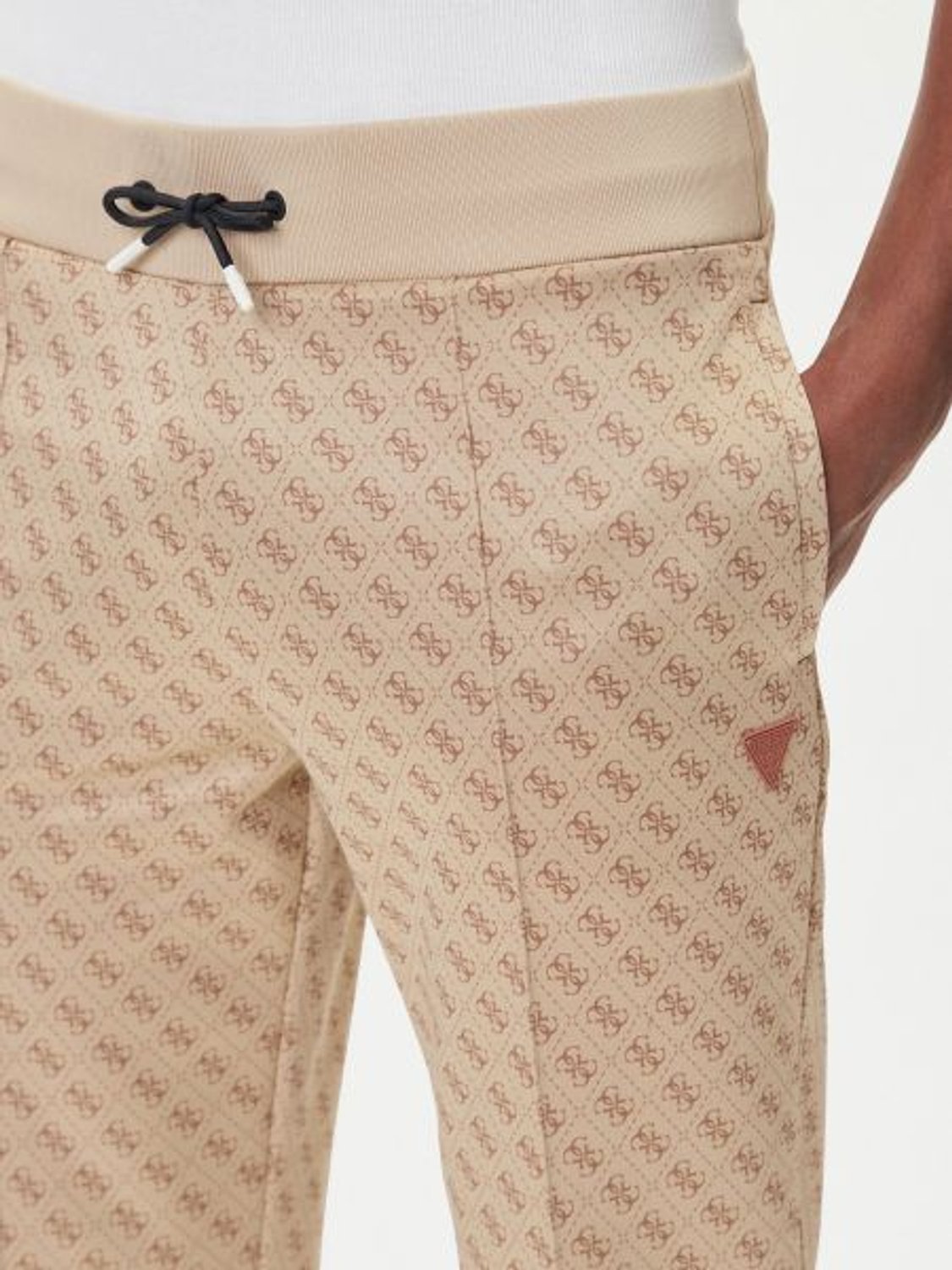 BEJ LOGOLU DESENLİ ERKEK EŞOFMAN