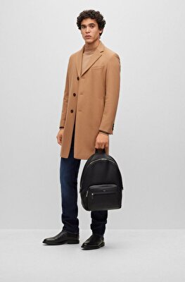 BACKPACK MAN
