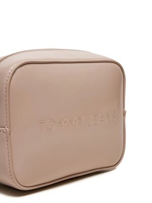 TJW ESS MUST CAMERA BAG SEASONAL