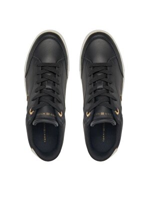 ESSENTIAL CHIC COURT SNEAKER