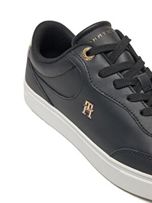 ESSENTIAL CHIC COURT SNEAKER