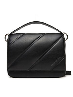 QUILTED BOXY FLAP CROSSBODY24