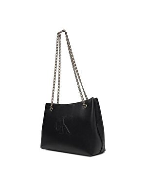 SCULPTED CHAIN SHOULDER BAG