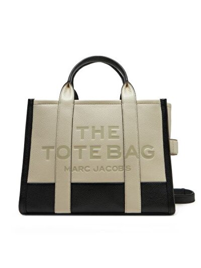 THE MEDIUM TOTE